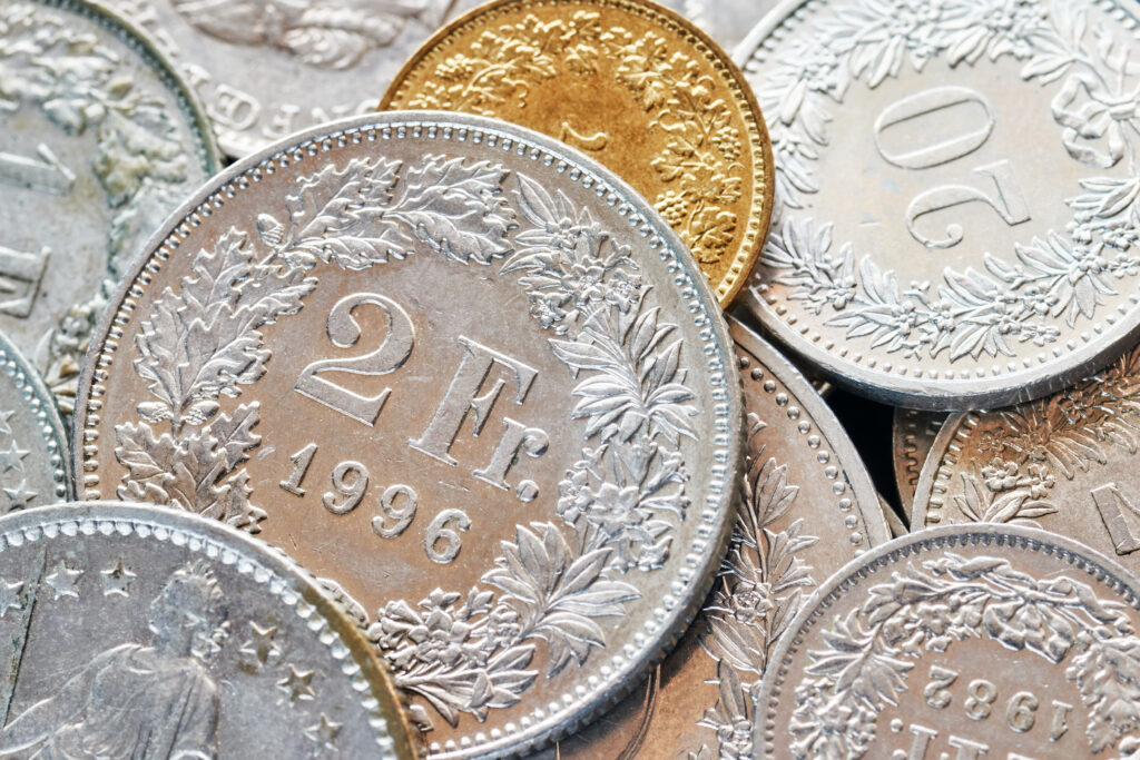 Franco svizzero visto da vicino per la sezione di servizi di assistenza fiscale